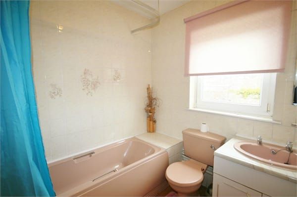 11, York Court, Swansea photo 5