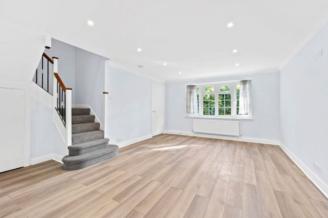 2, Gower Lodge, Weybridge photo 4