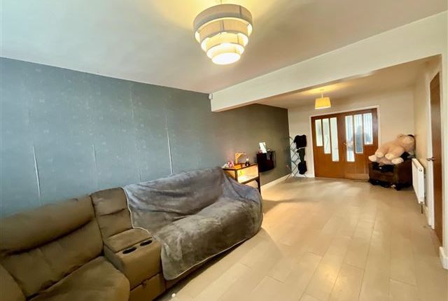 499, Hastilar Road South, Sheffield photo 4