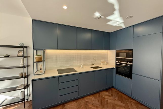 Flat 66, The Delamarre, London photo 4