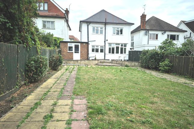 3-4 Bedroom House In Hendon