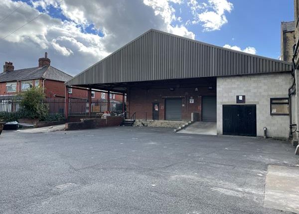 Light industrial to let in Unit F, Ridings Business Park, Hopwood Lane, Halifax