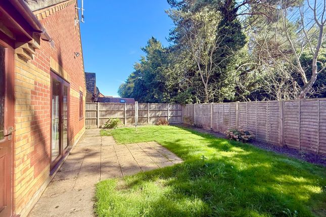 39, Tillett Close, Great Yarmouth photo 2