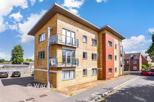 2-bed flat on 16, The Farrows, Maidstone, £180,000