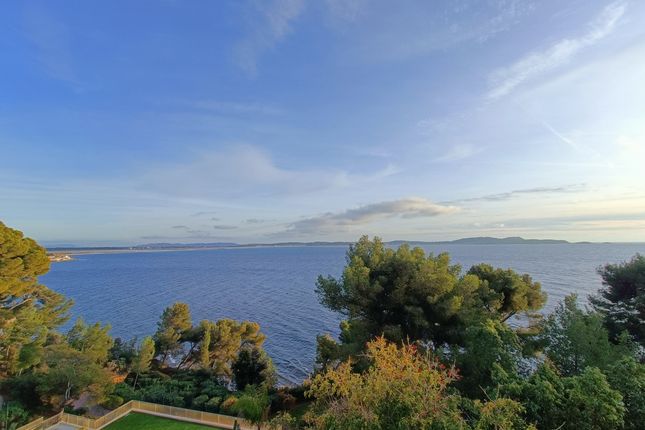 Thumbnail Apartment for sale in Carqueiranne, Provence Coast (Cassis To Cavalaire), Provence - Var