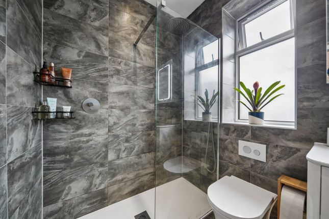 42 Eaglesham Road, Glasgow photo 4