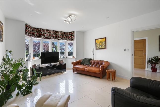 130, Sandy Lane, South Cheam photo 4