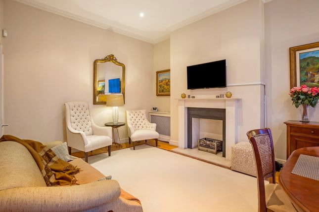 Flat for sale in Culford Gardens, London