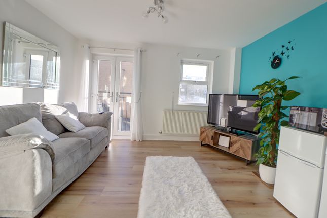 Flat for sale in The Arches, Colne