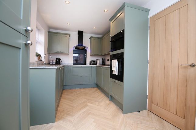 10, Cross Road, Uttoxeter photo 2