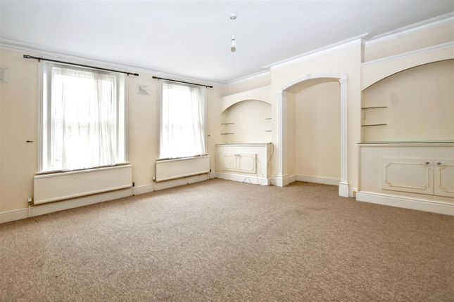 Flat 5, 26, Hyde Gardens, Eastbourne photo 3