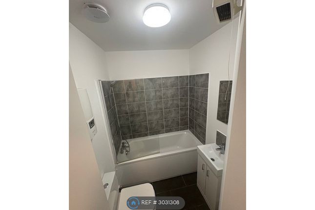 Flat, Templefields House River Way, Harlow photo 4