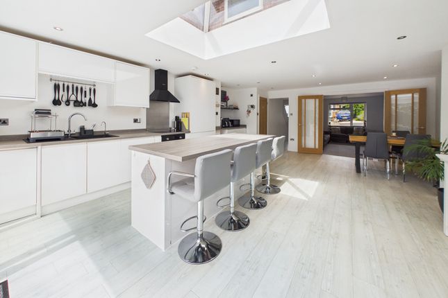 47, Honeycross Road, Hemel Hempstead photo 4