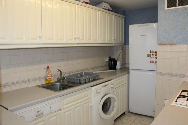 55, Elmbank Avenue, Egham photo 4