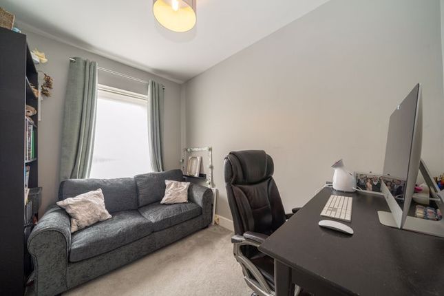 Flat for sale in Hansell Gardens, St. Albans