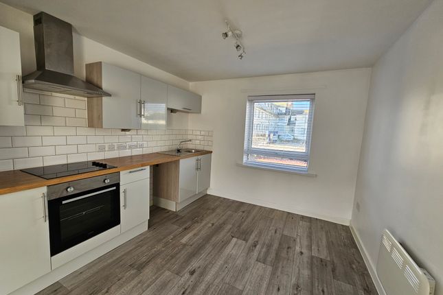 Flat to rent in Adelphi Lane, Paignton TQ4
