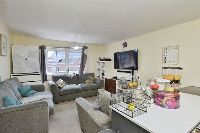 41, Saturn Avenue, Milton Keynes photo 4