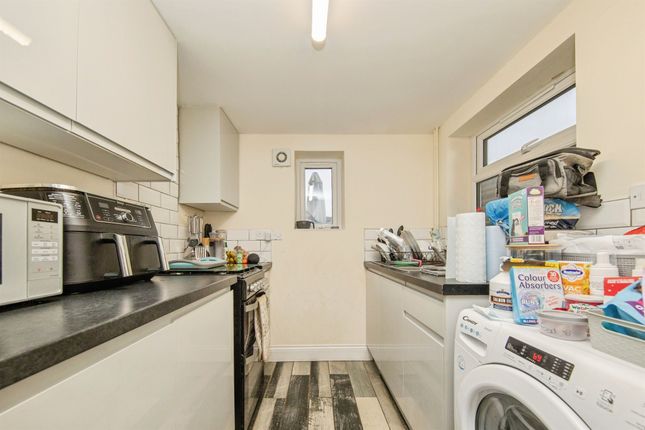90, Manor Road, Harwich photo 2
