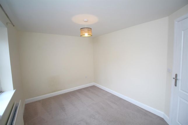 1, Badgers Den, Ashford photo 4