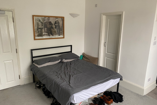 Studio to rent in Bounds Green Road, London