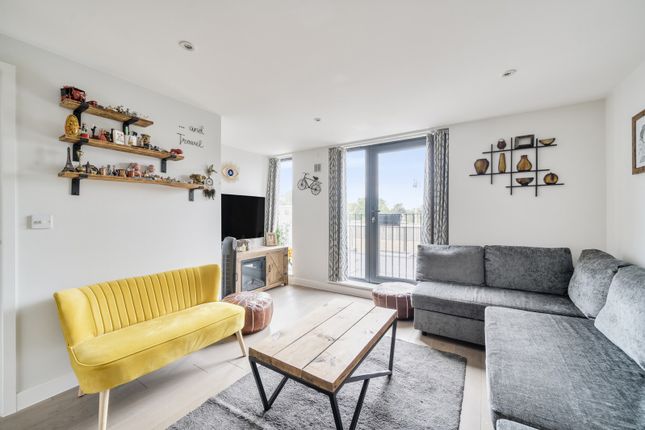 Flat 38 Solis, 260, Field End Road, Ruislip photo 4