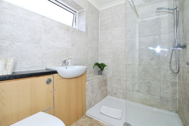 48, Benland, Peterborough photo 4