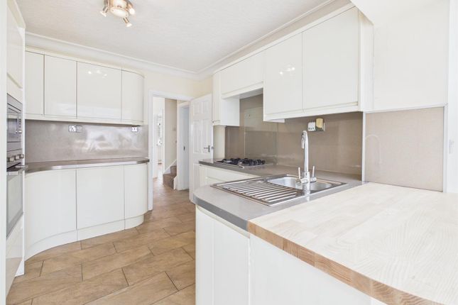 22, West Park Drive, Porthcawl photo 3
