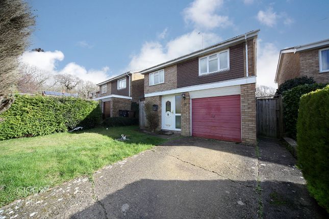 Thumbnail Detached house for sale in Brompton Close, Luton, Bedfordshire