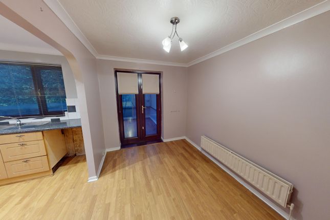 3, Deanery Gardens, Eccleshill photo 4