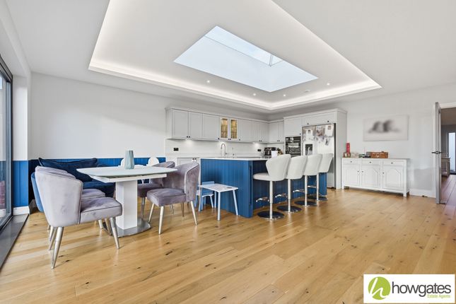 4 Sunnyside Inglefield Road, Stanford-Le-Hope photo 4