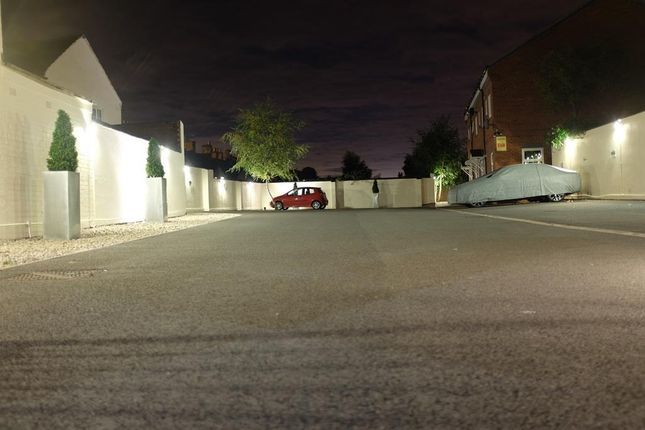 BURTON-ON-TRENT photo 4