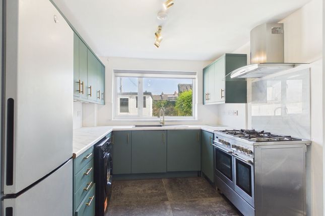 31, Fords Row, Redruth photo 2