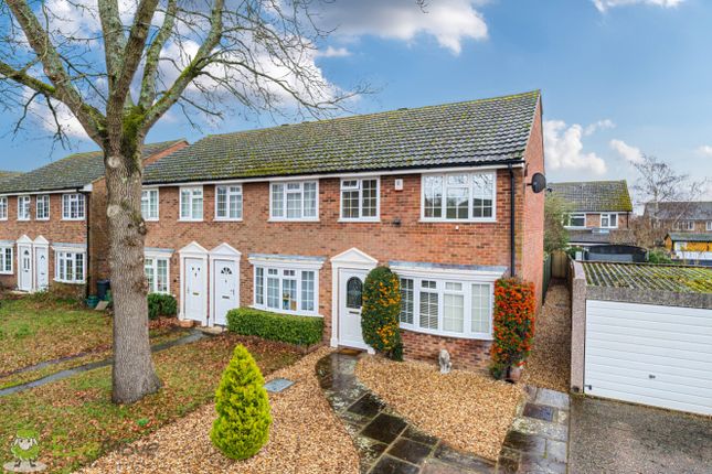 3-bed house on 43, Jubilee Close, Tadley, £350,000