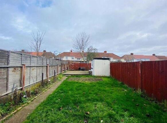20, Crabtree Avenue, Alperton photo 5
