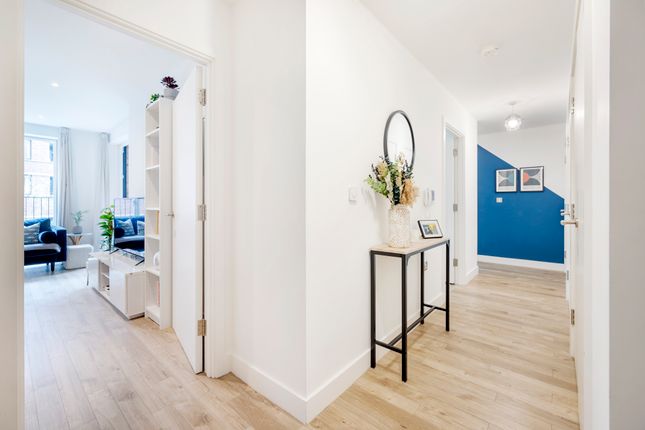 Flat for sale in Rookwood Way, London
