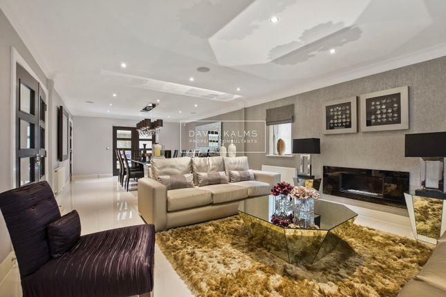5, Cherry Tree Way, Stanmore photo 2
