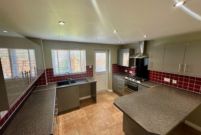 2, Turner Road, WELLINGBOROUGH photo 3