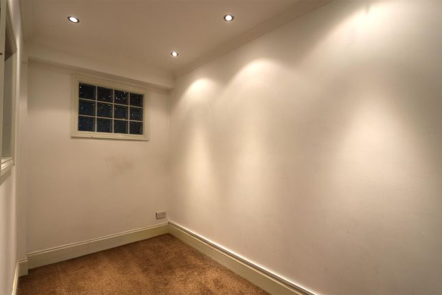 Flat for sale in Clifton Terrace, Southend-On-Sea