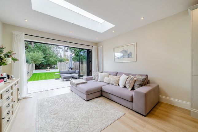 19, Martins Road, Bromley photo 4