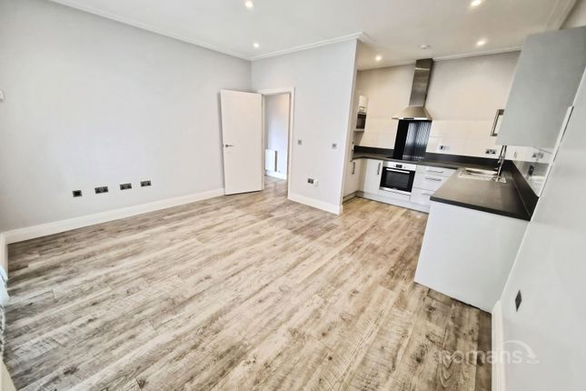 Flat 29, Astoria Heights 102-104, Farnham Road, Berkshire photo 5