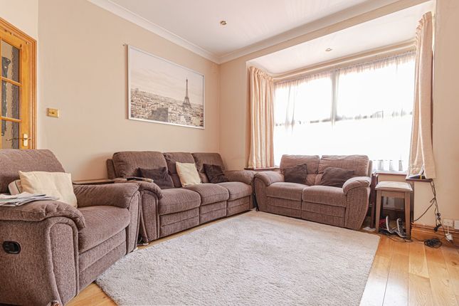 10, Babington Road, Hendon photo 2