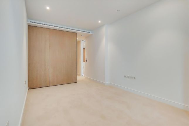 10 Park Drive, London photo 4