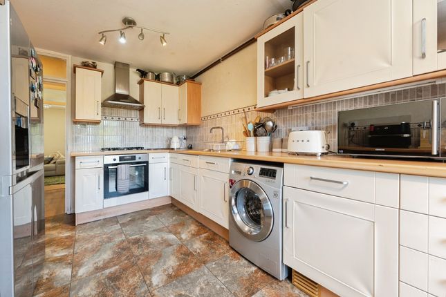 174, Hulverston Close, Sutton photo 4
