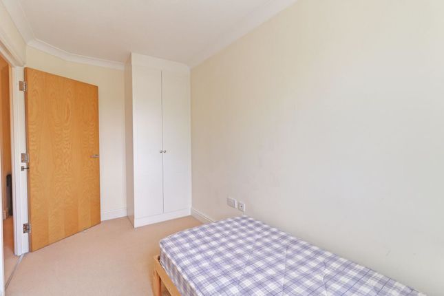 Flat to rent in Brookbank Close, Cheltenham