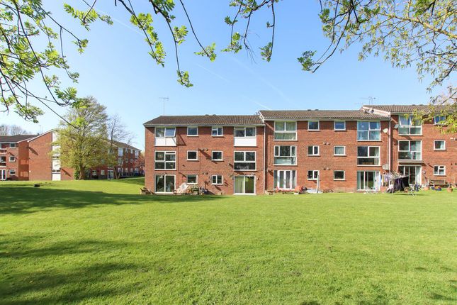 2-bed flat on 26, Nightingale Walk, Hemel Hempstead, £218,000
