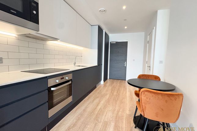 Flat 1405, 7 Nobel Way, Manchester photo 5