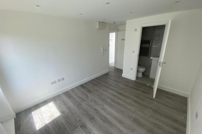 Thumbnail Room to rent in Brow Crescent, Orpington