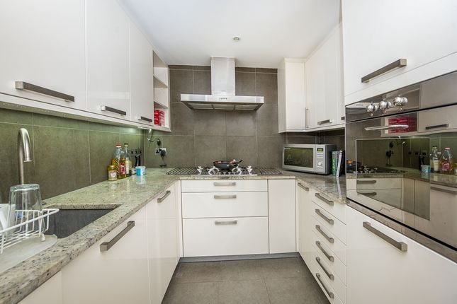 Flat 1, Atlas House, 466, London Road, Isleworth photo 2