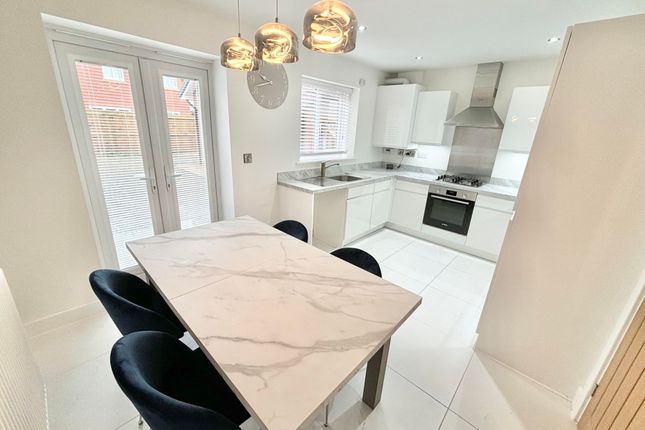 74, Sapphire Drive, Poulton-Le-Fylde photo 3