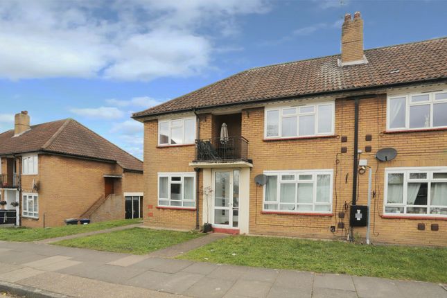 Maisonette to rent in Basing Way, Finchley